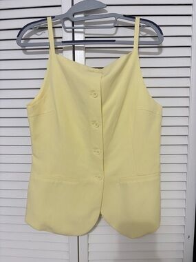 Zara Pale Yellow Sleeveless Button-Front Top